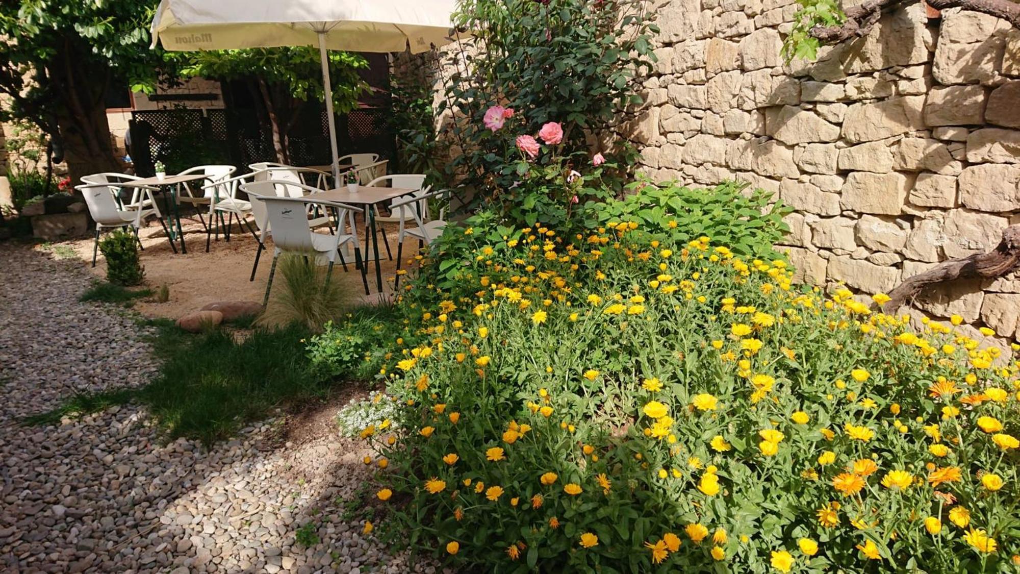 Albergue Sansol - El Oasis Del Camino Frances - Exclusivo Para Peregrinos Екстер'єр фото